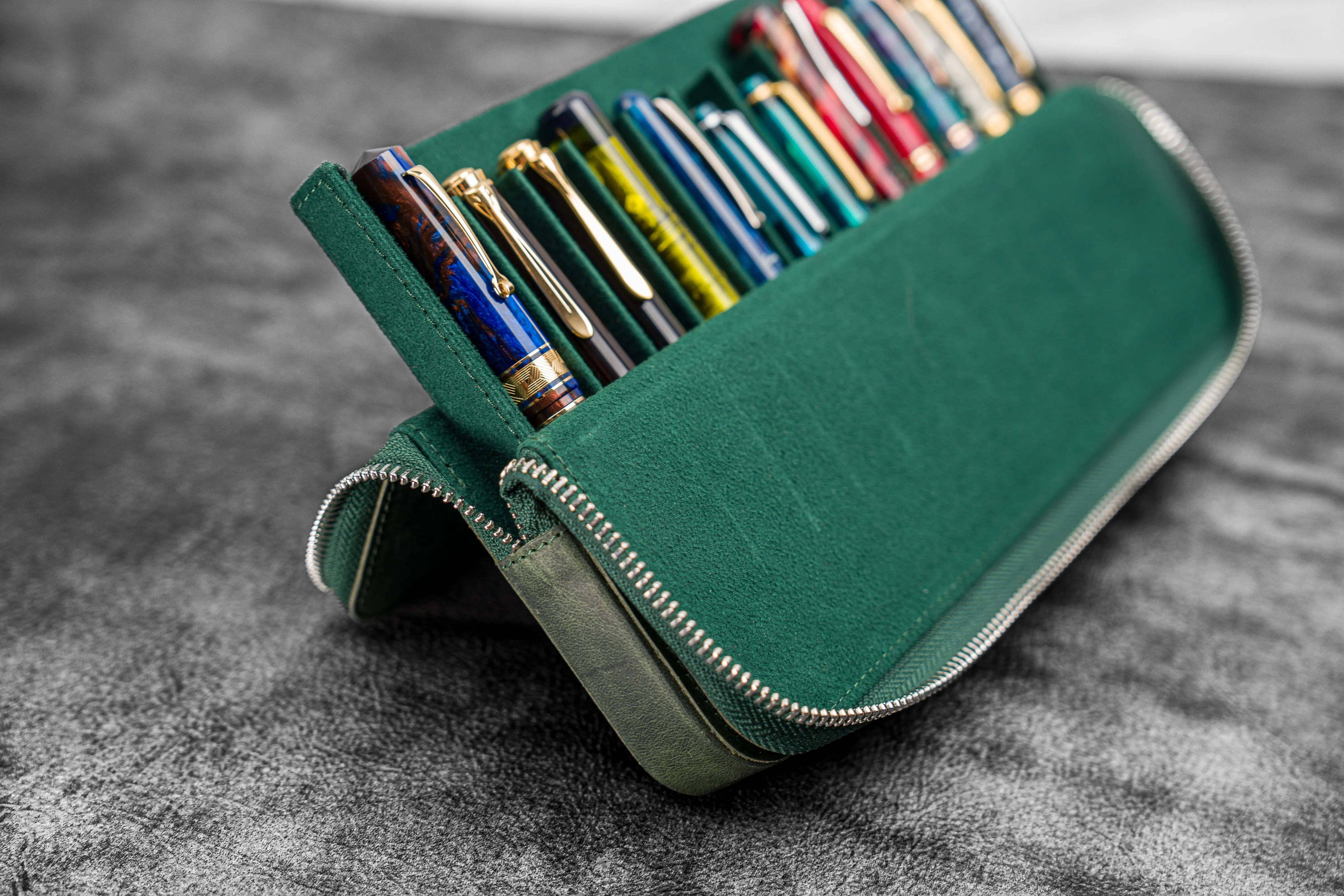 Leather Zippered Magnum Opus 12 Slots Hard Pen Case with Removable Pen Tray - Crazy Horse Forest Green