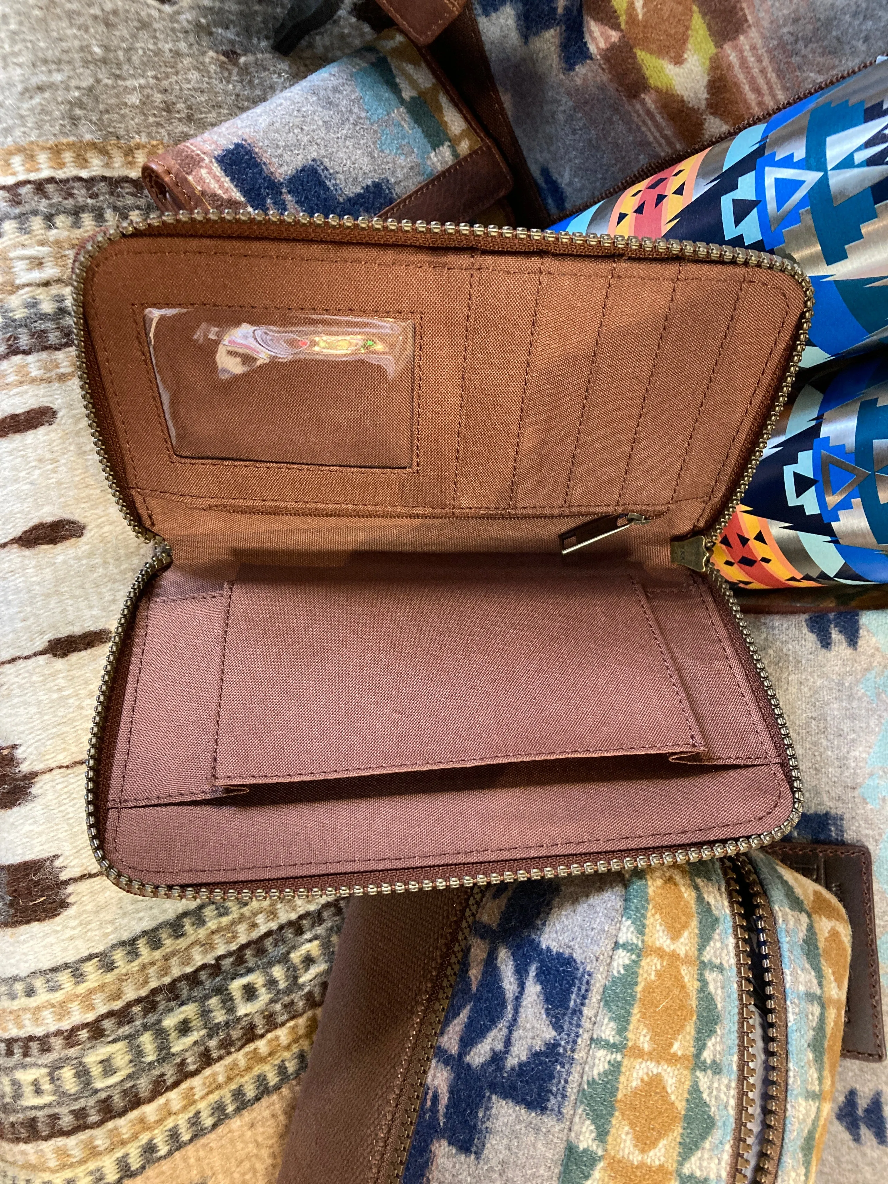 Pendleton Smartphone wallet in the Sawtooth Mountain pattern